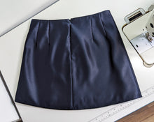 Load image into Gallery viewer, Seahorse Tapestry Skirt - Size 2-4