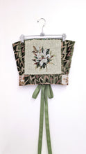 Load image into Gallery viewer, Magnolia Tapestry Corset