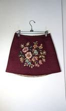 Load image into Gallery viewer, Flower Bouquet Needlepoint Skirt - Size 8-10
