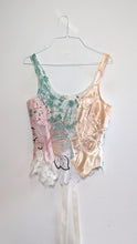 Load image into Gallery viewer, Lace Flowers Bodice
